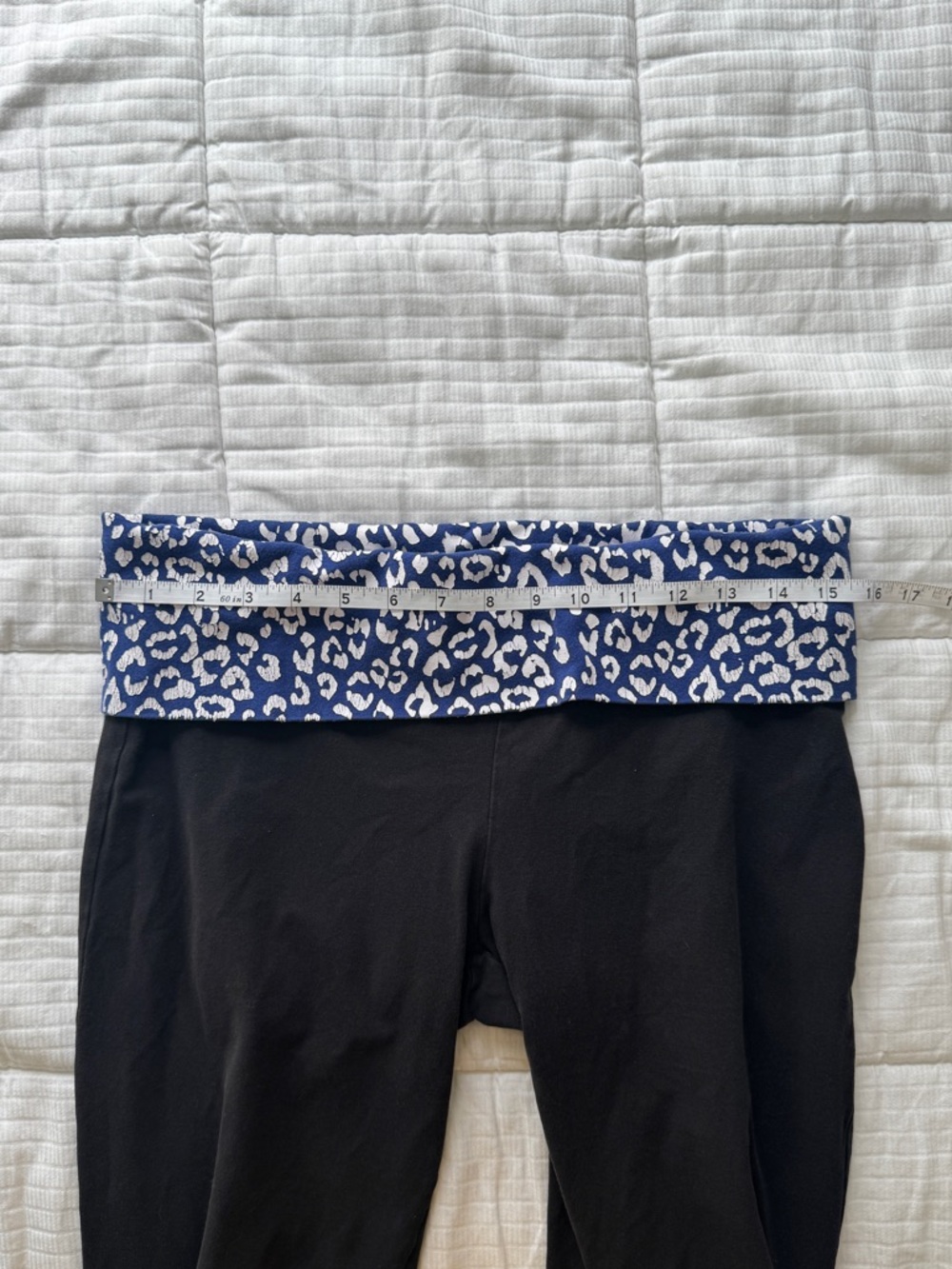 Rare y2k Victoria’s Secret PINK capri yoga pants, leopard print detail, size L - Picture 4 of 7